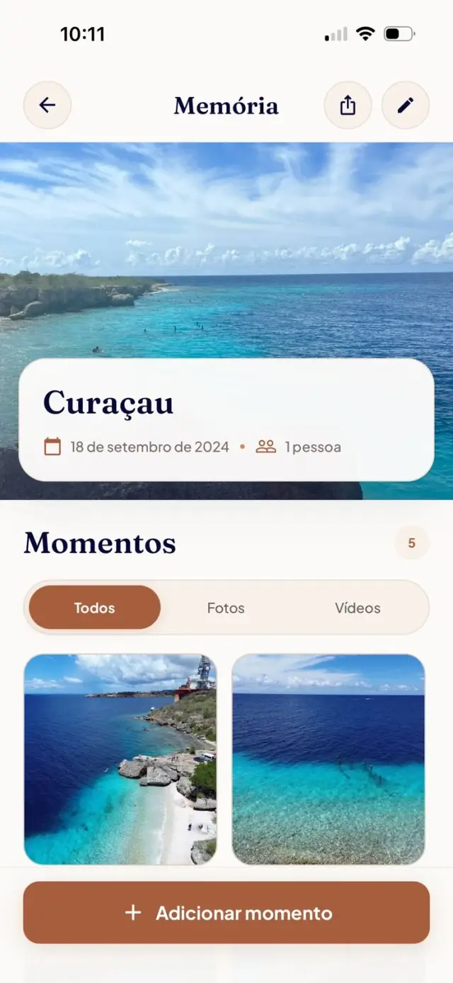 Tela de uma memória de viagem no Remnis, com fotos, data e localização